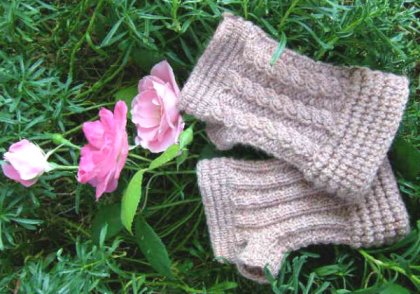 Heather Rose Wristers! Pattern can be found in the Peggin' Pages...