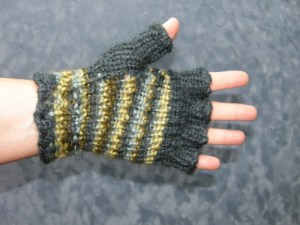 palm-side-half-fingered-stripey-gloves