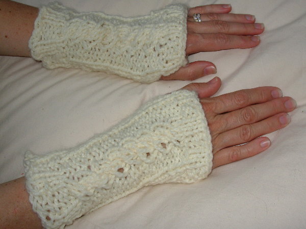 Cabled Mitts by Marilyn