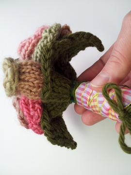 Roses Bouquet...what the underside front looks like~